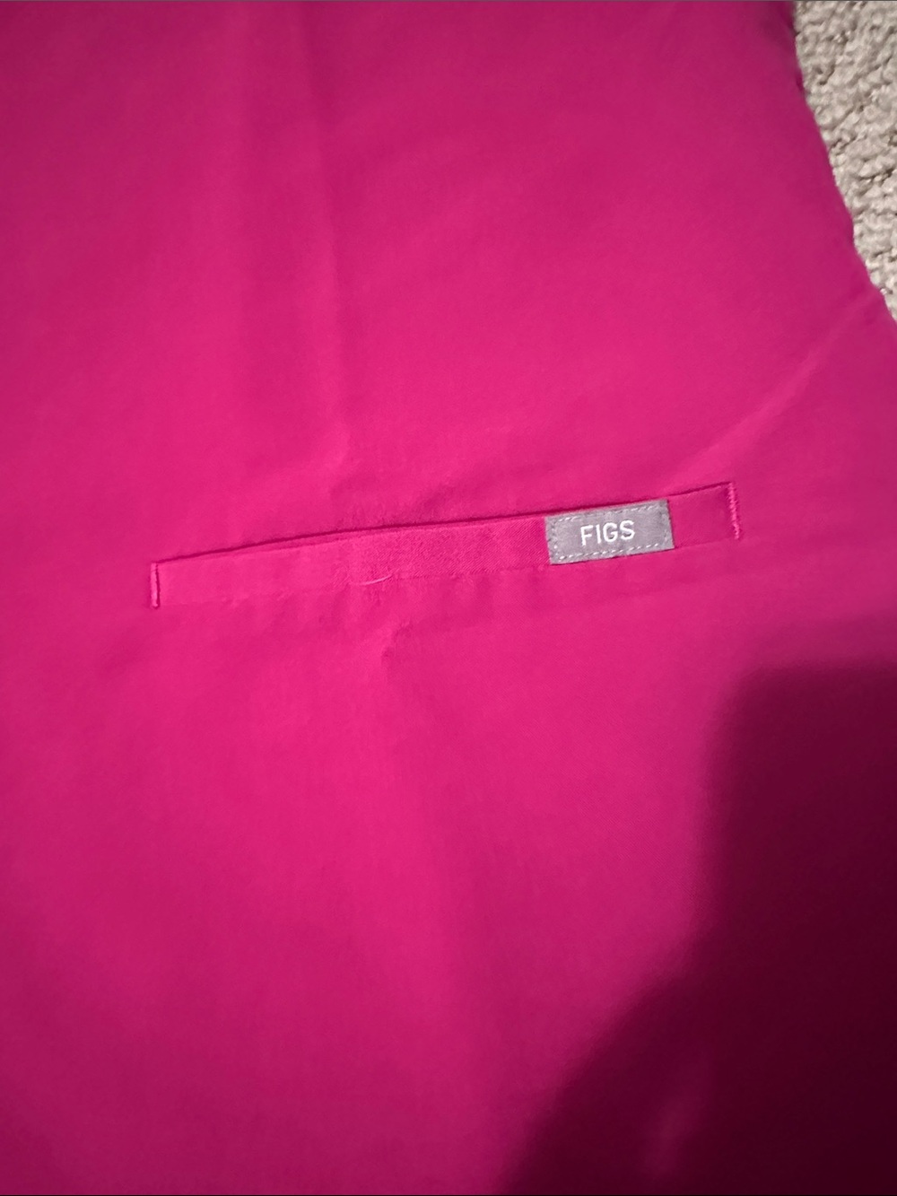 FIGS Women's V-Neck Scrub Casma Top in Raspberry Sorbet XL - Picture 3 of 3
